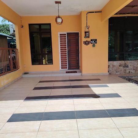 Afwan Homestay Klebang Melaka Екстер'єр фото